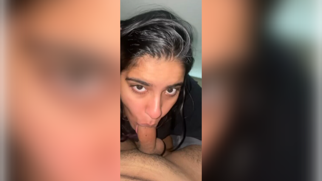 Super Sexy Indian Bitch Sucking