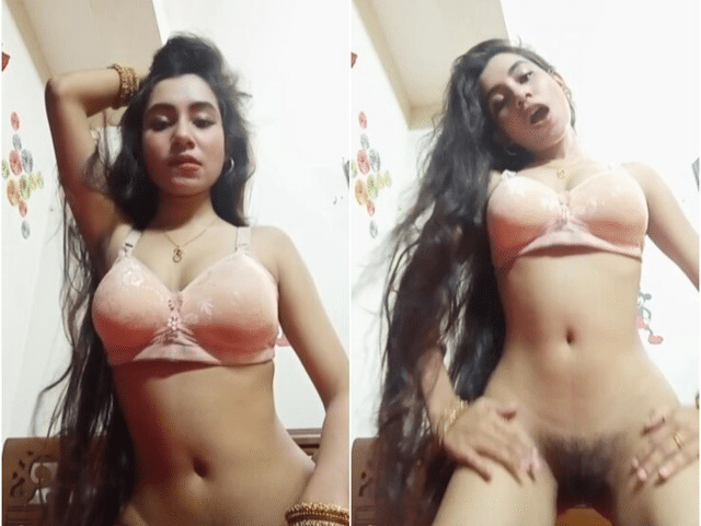 Sexy Indian Girl Showing Her Hairy Desi Pussy